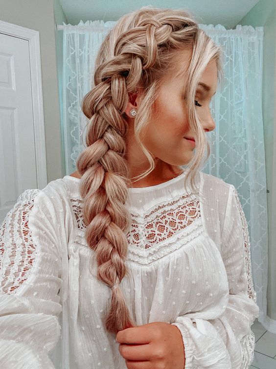 a beautiful chunky side braid and face-framing hair is a very cute and lovely idea for long hair