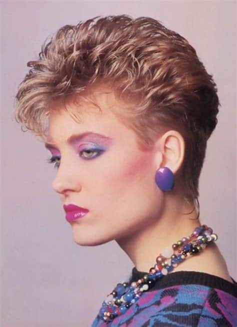 Retro Chic Pixie Cut 80s hairstyles