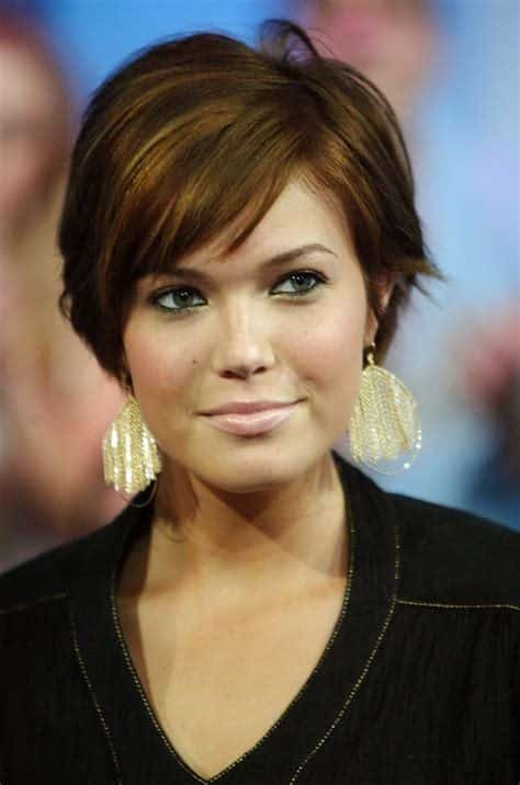 Sun-Kissed Chestnut Layers short hairstyles