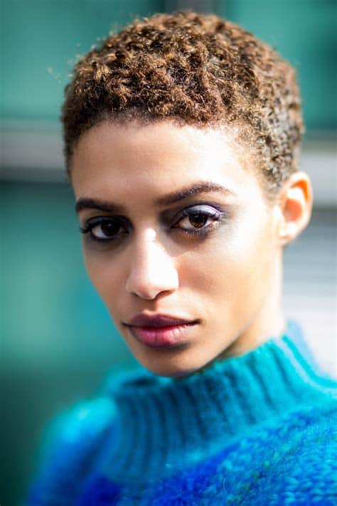 Sun-Kissed Cropped Curls curly hairstyles