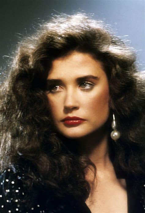 Vintage Voluminous Waves 80s hairstyles