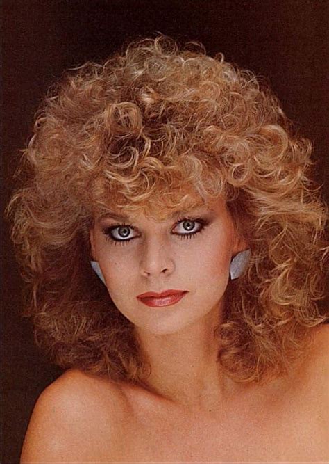 Voluminous Classic Curls 80s hairstyles