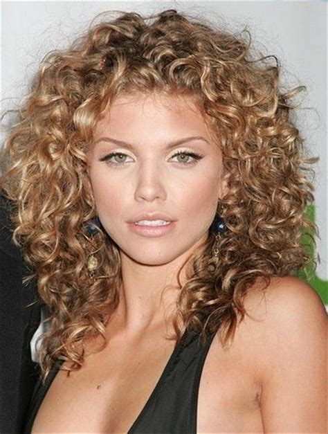 Voluminous Golden Curls curly hairstyles